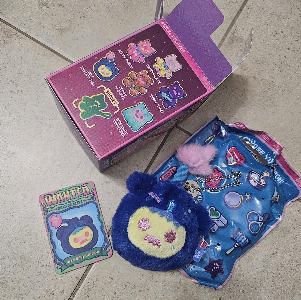 Finding Unicorn x Shin Woo blind box Baddy Bear Town Keychain SELF DESTRUCTION**